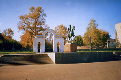 Памятник Надежде Дуровой. Фото: Илья Буяновский