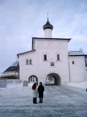 Спасо-Евфимиев монастырь. 
      Благовещенская надвратная церковь. Фото: Ярослав Блантер