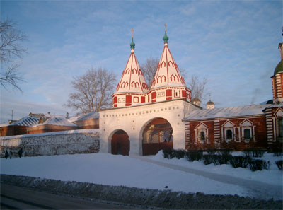 Ризоположенский монастырь. 
      Святые ворота. Фото: Ярослав Блантер