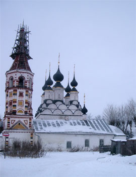 Антипьевская (1745, слева) и 
      Лазаревская (1667, справа) церкви. Фото: Ярослав Блантер