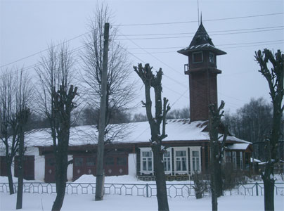 Деревянное пожарное депо с каланчой. 
    Фото: Ярослав Блантер