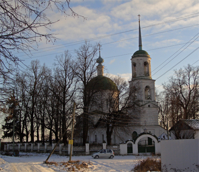 Церковь Дмитрия Солунского в селе Рябушки (1804). 
            Фото: Ярослав Блантер