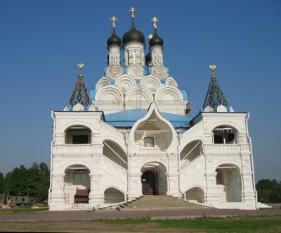 Тайнинское. Благовещенская церковь (1675—1677).  
         Фото: Марина Егорова
