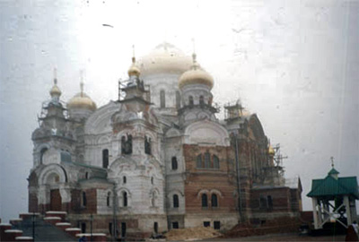 Крестовоздвиженский собор Белогорского монастыря.
            Фото: Илья Буяновский