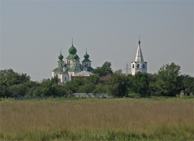 Войсковой (Воскресенский) собор (1706—1719) и 
            колокольня (1725—1730). Фото: Ярослав Блантер