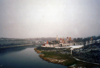 Успенский монастырь. Вид с моста. Фото: Илья Буяновский