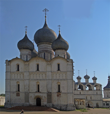 Успенский собор (1508—1512) и звонница. 
            Фото: Ярослав Блантер